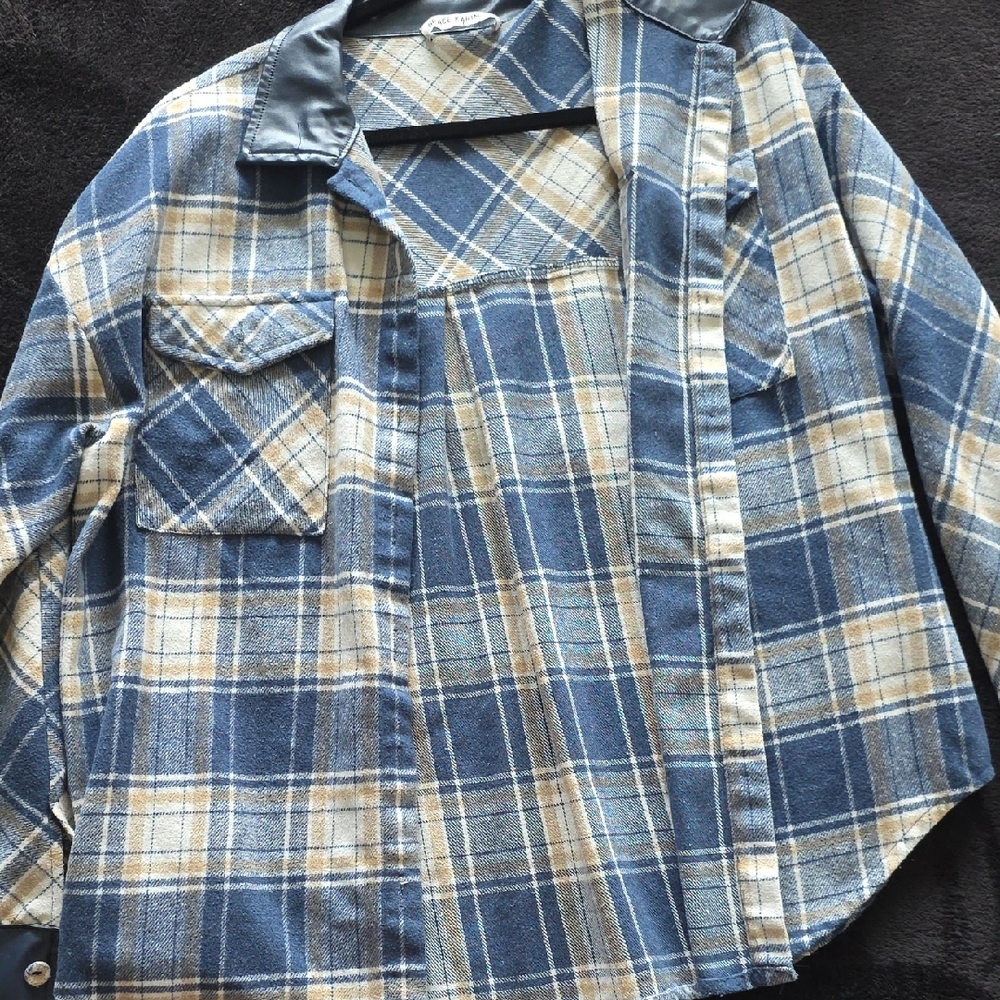 Grace Karin Plaid Button-Down Shirt in Blue and Cream